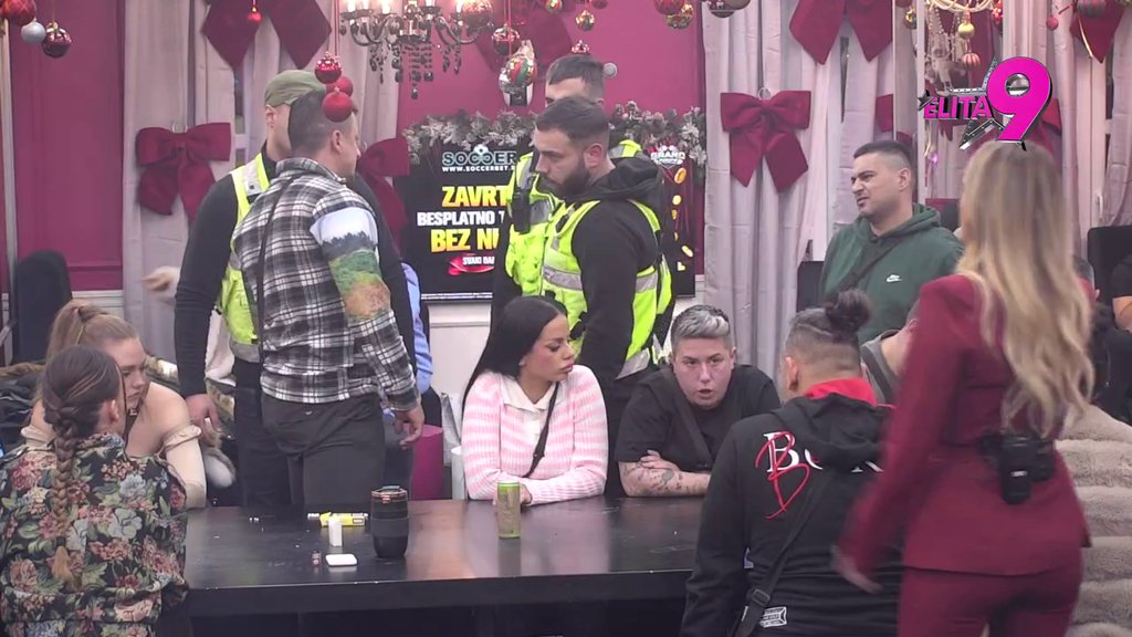 Karambol! Bebica izvređao Sofiju i Terzu, on skočio na njega, obezbeđenje uletelo munjevitom brzinom: Je*em ti i brata i snajku, ti si NN! (VIDEO)