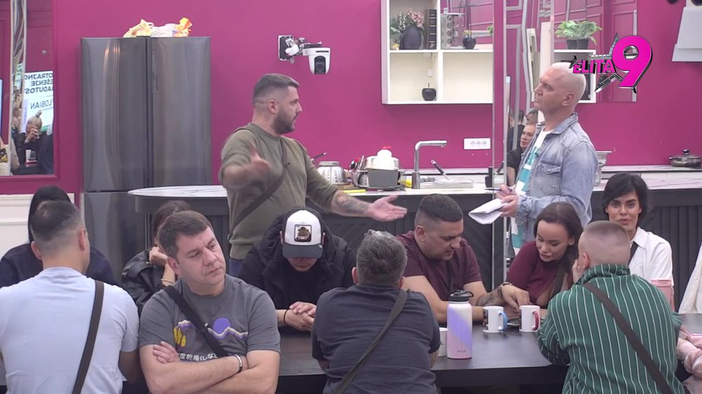 KAD JE POČEO DA SE MOLI, ONA JE PALA! Asmin obelodanio sve o isterivanju đavola iz Aneli, ona ubeđena da ih je Karamujić tada venčao: Evo šta je istina (VIDEO)