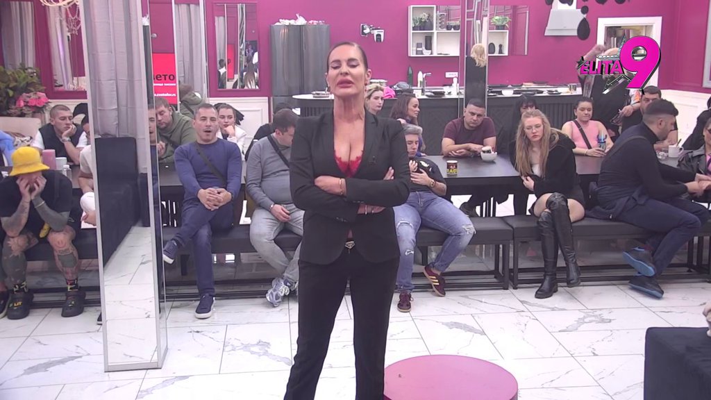 Slala mu je polni organ i sahranila ga je: Zorica ubacila u petu brzinu i brutalnom vređalicom urnisala Kačavendu, ovacije u Beloj kući! (VIDEO)