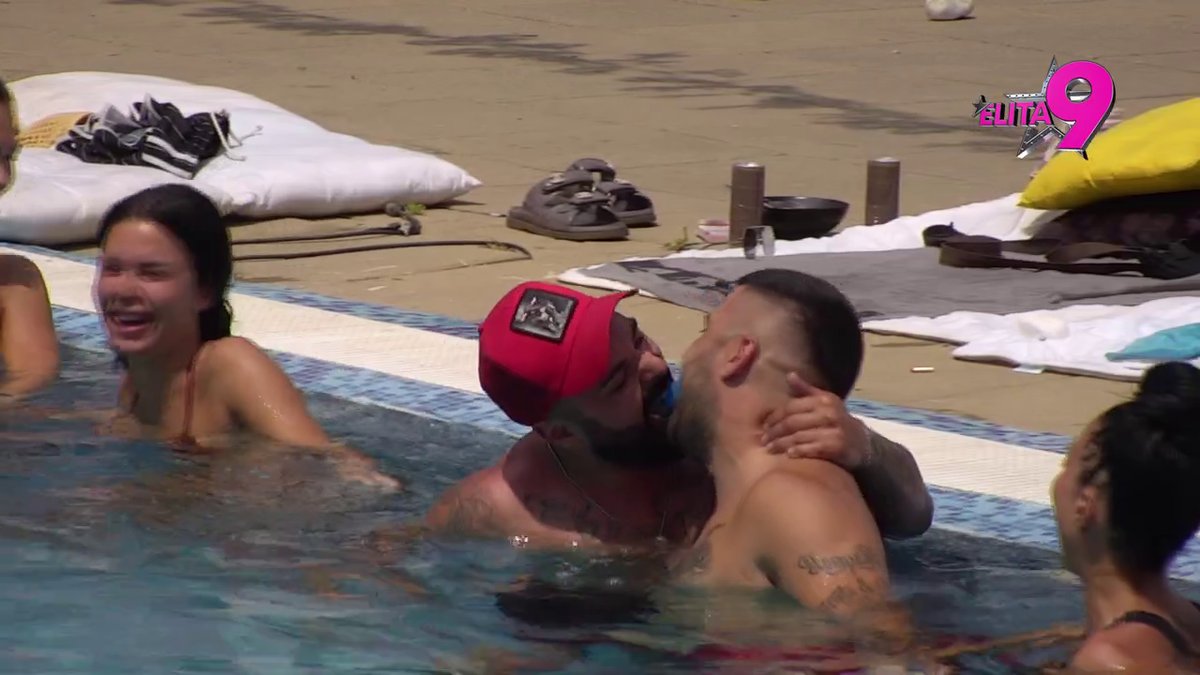 OVO JE HIT! Umalo pao poljubac Asmina i Luke, ali i Stanije i Anđela, nećete verovati svojim očima! (VIDEO)