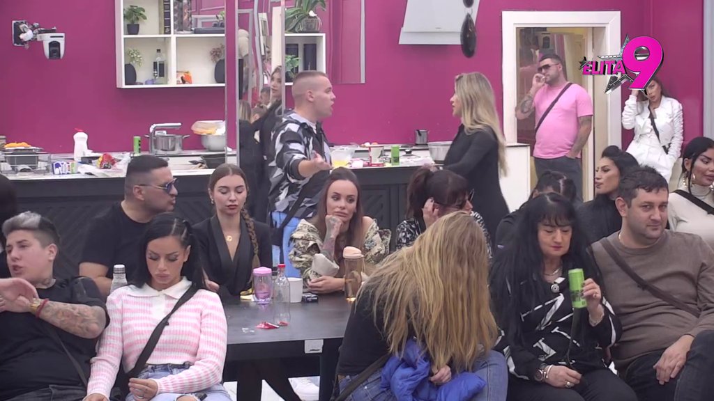 ŠOK! Asmin otkrio da je koketirao sa Teodorom, ona promenila sve boje, a onda je Dača progovorio o njenim emocijama prema Filipu: TO TRAJE... (VIDEO)