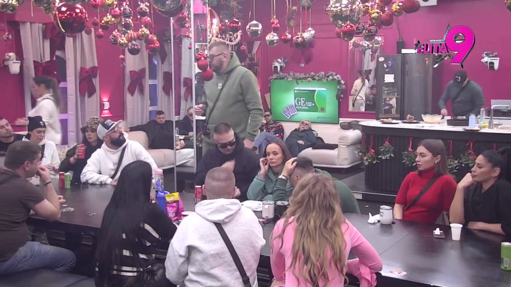 Sve vam je bilo jasno kad je Anđelo rekao Terzi: 'Evo udari me' Gungula za stolom ne staje, Janjuš preko Jovane pevačice sve saznao o prepiskama Milice i Rankovića: Bila je trudna i bilo je INTIMNO (VIDEO)