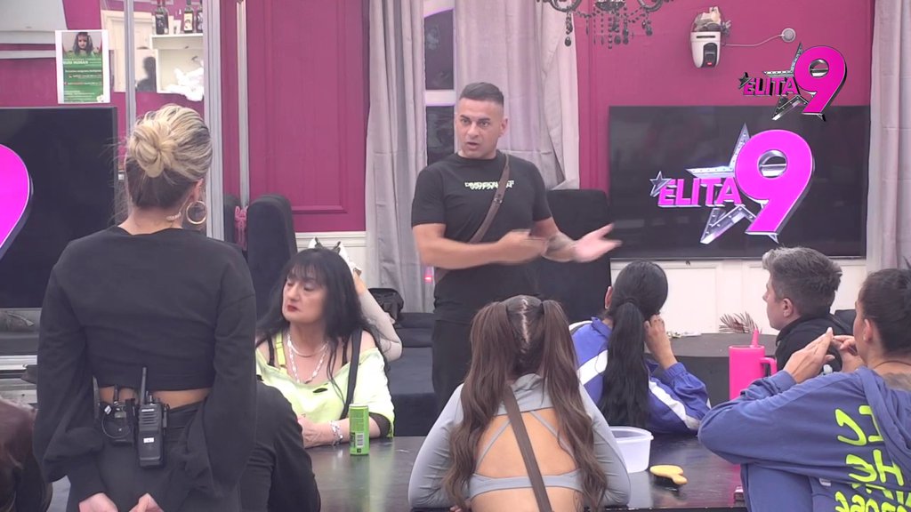 JEZIKOM SEČE KAO MAČEM! Anđelo uveren da Aneli ne spušta loptu sa Stanijom jer je gleda kao glavnu KONKURENCIJU! Izanalizirao njene postupke! (VIDEO)