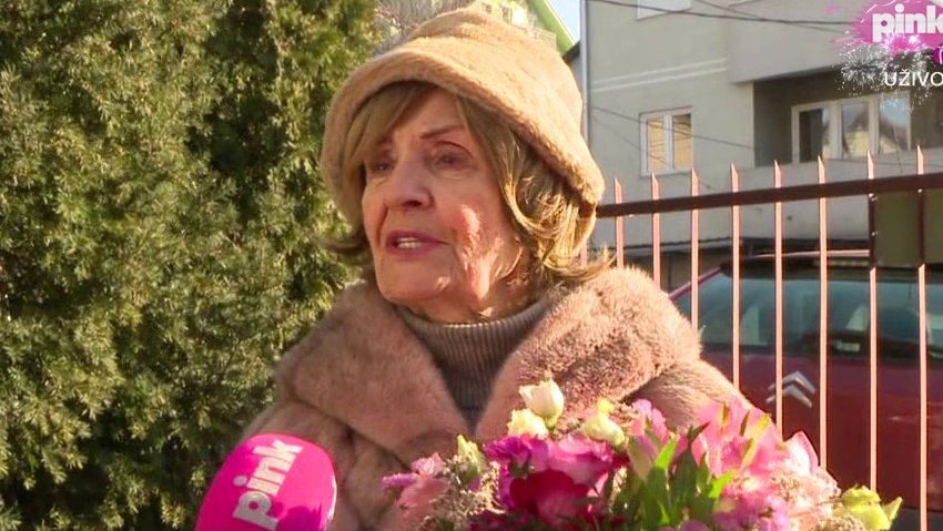 LEPA LUKIĆ DOŽIVELA NEZGODU! Oglasila se i otkrila kroz kakav pakao prolazi: Polomila sam nogu na dva mesta...