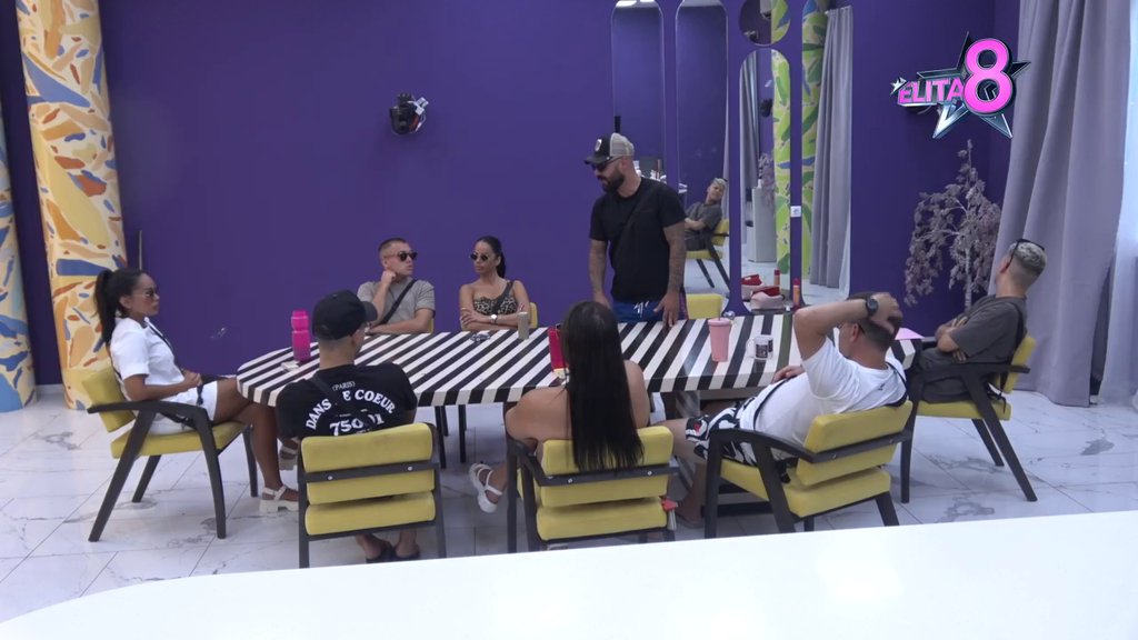AFERA 'PRSLUK' ZATRESLA ODABRANE: Sandra optužila Luku da je pokušao da joj se približi, Ivan zapenio, pa stao u njegovu odbranu! (VIDEO)