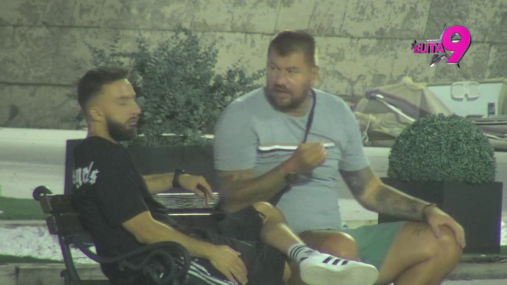Bahatost joj je na prvom mestu, izgovara... Janjuš udario nikad jače po Kačavendi, pa osudio Maju, Asmina i Staniju U PAKETU (VIDEO)