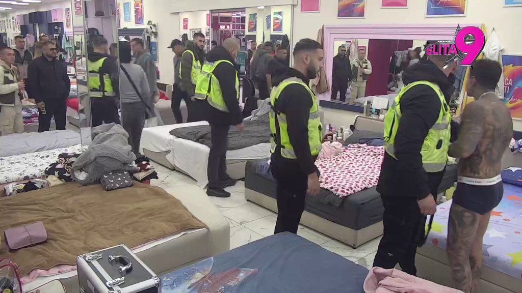 ŽESTOKO SUOČAVANJE: Bebica i Filip oči u oči, pljušte uvrede na sve strane! (VIDEO)