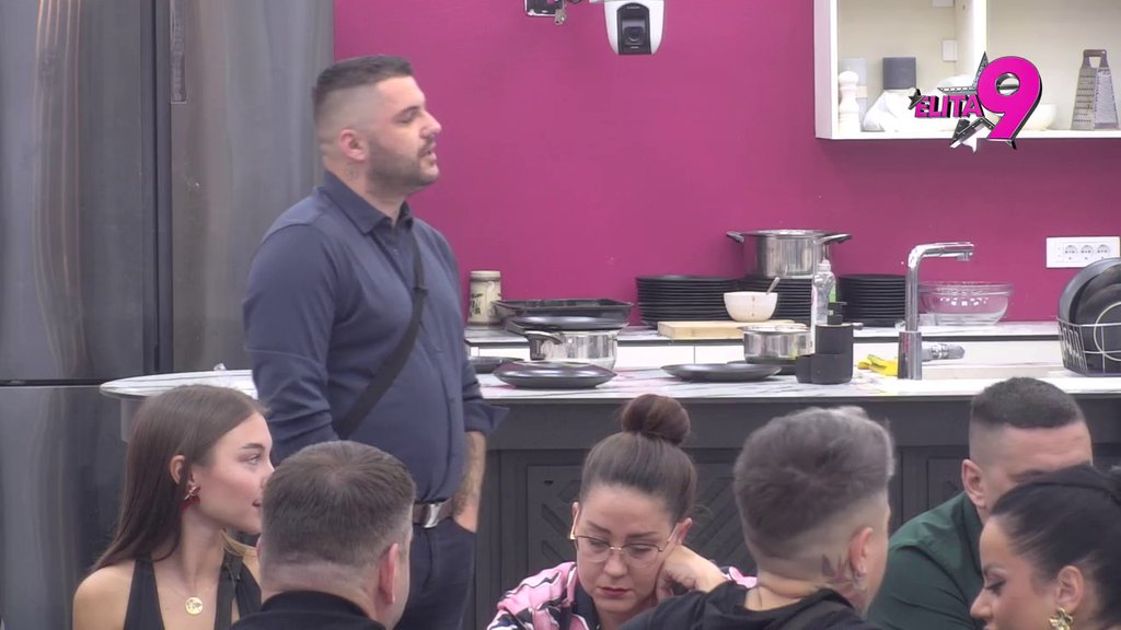 KLUPKO POČINJE DA SE ODMOTAVA! Asmin otkrio zašto je došlo do pucanja prijateljstva između Site i Hanine tetke, pa se JAVNO OBRATIO Ines (VIDEO)