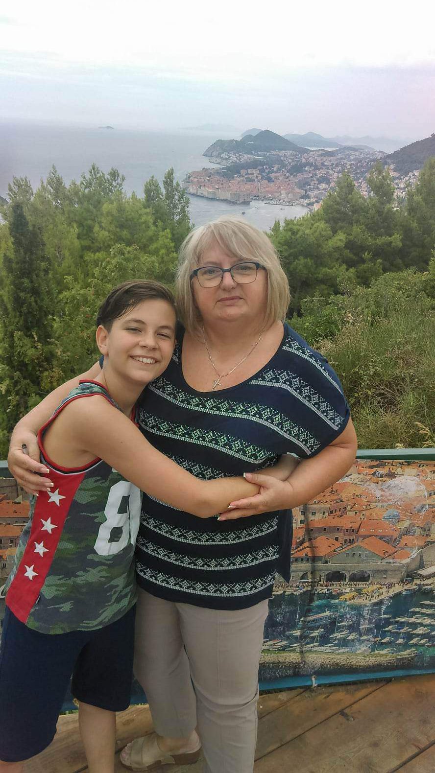 SITA ZBOG SILIKONA OPELJEŠILA ROĐENOG SINA! Ekskluzivna ispovest Nade, majke Nerijovog pokojnog oca: Evo zbog čega sam joj slala socijalnu službu!