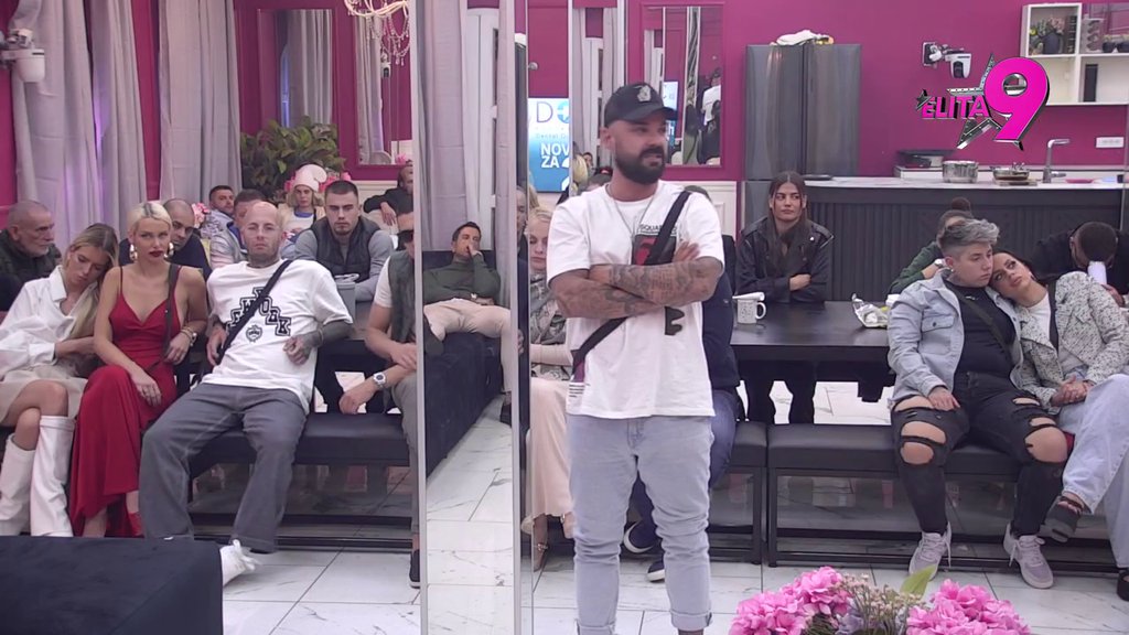 Sateran u ćošak: Luka ponovo zaobravio da ima verenicu, pa otkrio zašto mu Alibaba nije prepreka do Maje! (VIDEO)