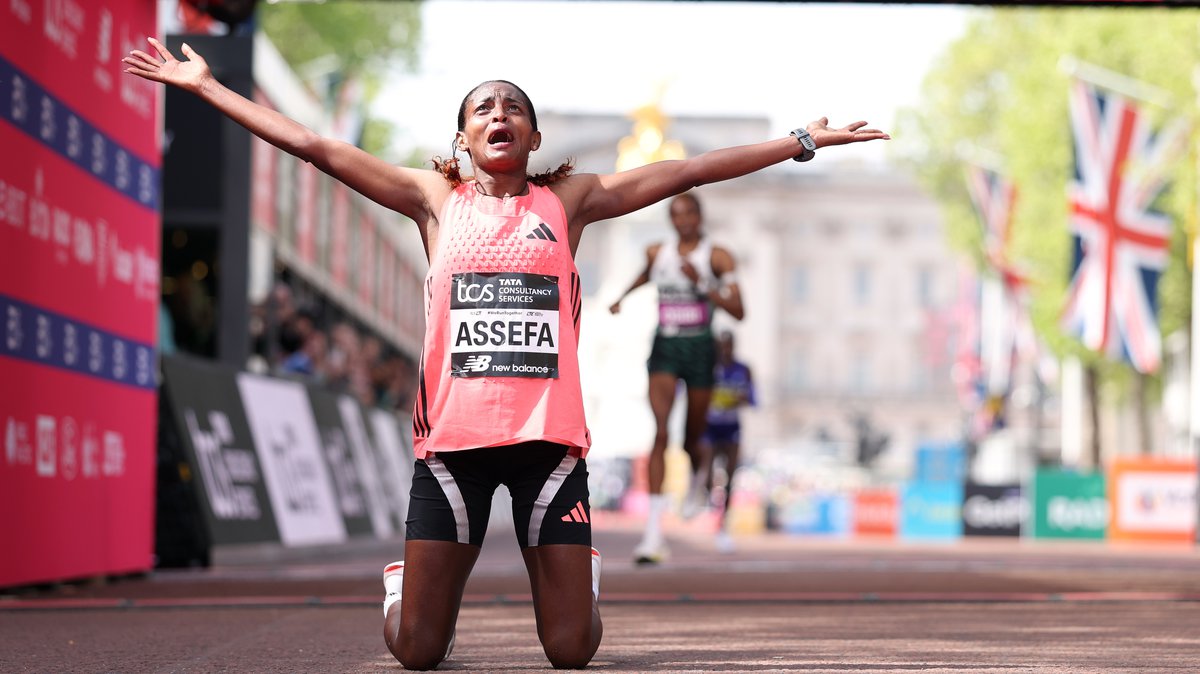 DOMINACIJA NA ATLETSKOJ SCENI! Ova žena je oborila svetski rekord za sva vremena!