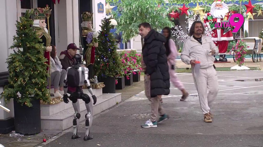 SVAKI PUT SE NALJUTIŠ KAD SE ONA POMIRI SA LUKOM! Teodora raznela Ivana Marinkovića na komade, tvrdi da je zaljubljen do ušiju u Aneli! (VIDEO)