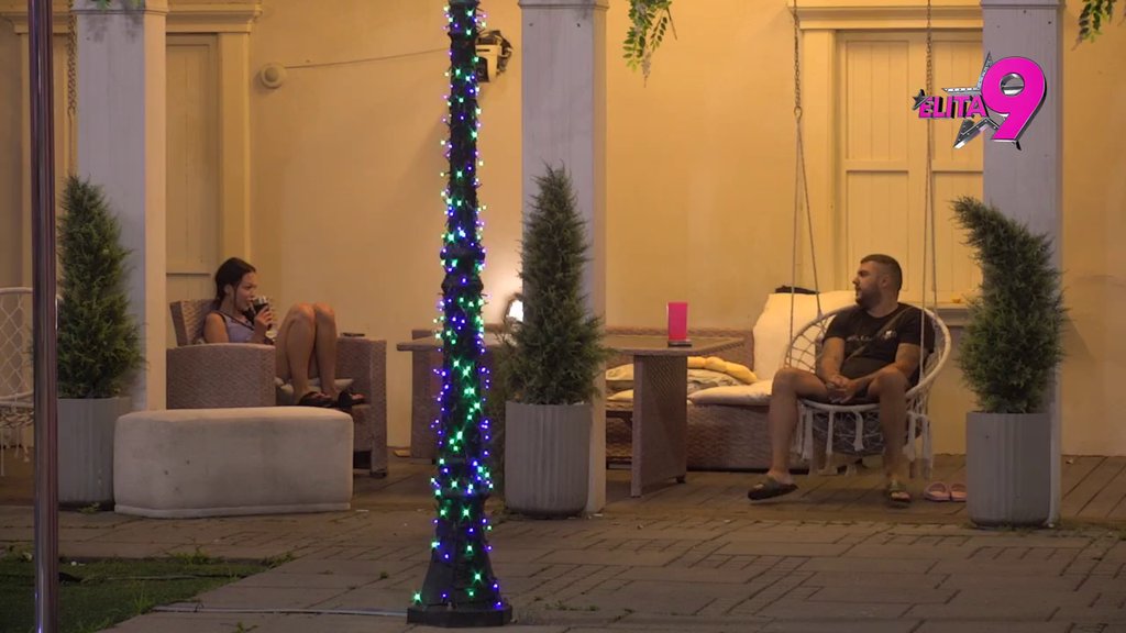 Povedi računa kako se ponašaš: Maja besna kao ris, zapretila Asminu kao nikad do sad! (VIDEO)