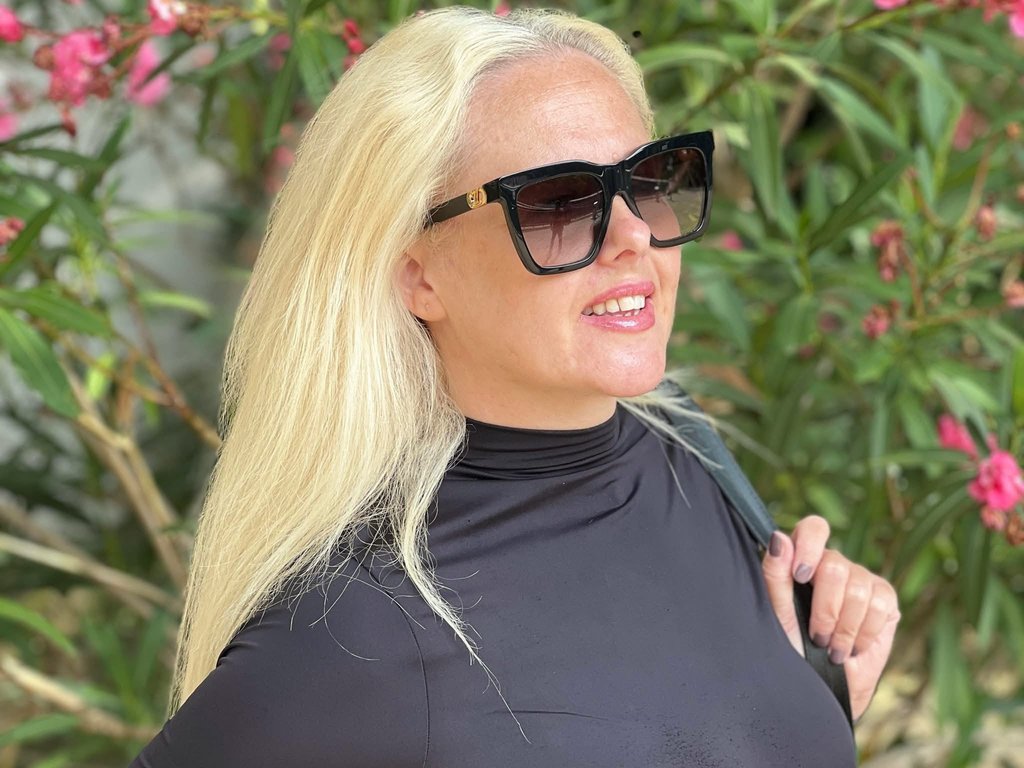 Nakon vesti da Mahira čekaju papiri za razvod, pozvali smo njegovu prijateljicu: Evo šta nam je Sanela rekla