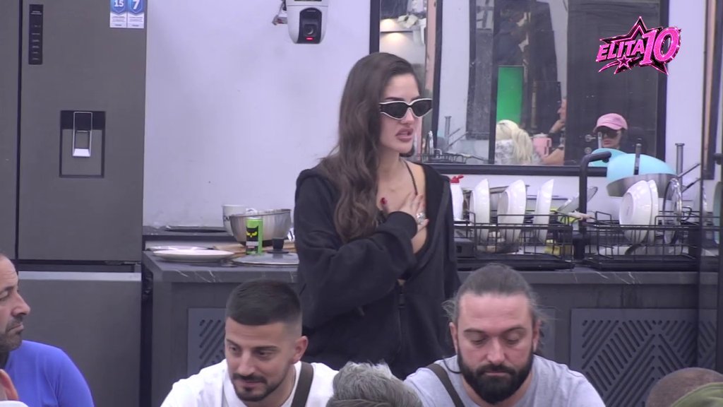 HAOS: Slađana pokazala zube Anđeli, Mahir jer pitao zašto ima potrebu Caru da dokazuje da je Aneli NULA OD ŽENE! (VIDEO)