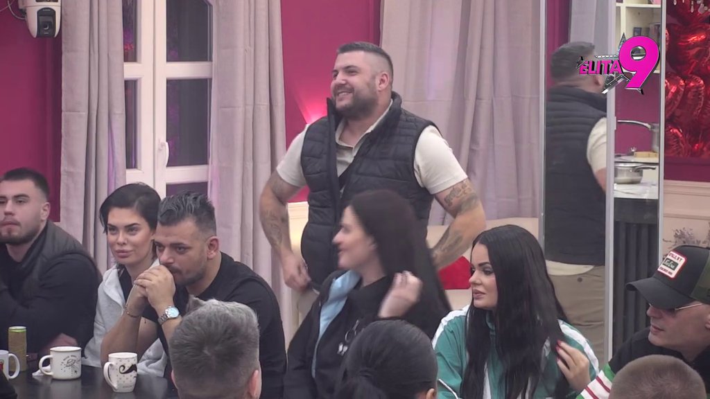 Bila je u ozbiljnom rastrojstvu: Aneli ne priznaje da je kukala za Asminom, Kačavenda podivljala (VIDEO)