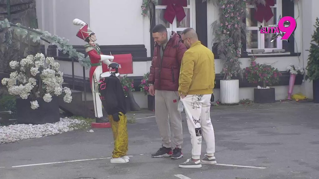 JE L' TE MUČI KISELINA: Toša potkačio Anđela, on priznao ko mu se najviše svideo na žurki (VIDEO)