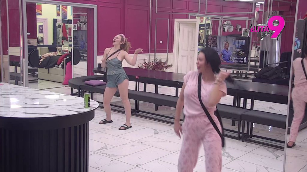 RAZIGRANO I VESELO OD RANOG JUTRA! Maja Marinković skočila iz kreveta zbog ovih reči, evo šta ju je razmrdalo! (VIDEO)