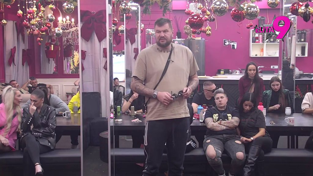 Plačeš kao p*čka i glumiš žrtvu, a sve radiš zarad rijalitija: Janjušu pukao film, unakazio Lukinu dramaturgiju zbog Aneli i Filipa! (VIDEO)