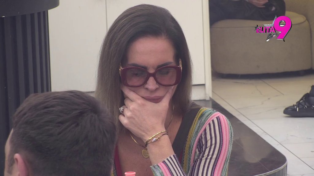 Koštao je alkohol prijateljstva: Janjuš zgrožen Kačavendinim ponašanjem utorokom, ona na sve načine pokušava da se izvuče iz kanala! (VIDEO)