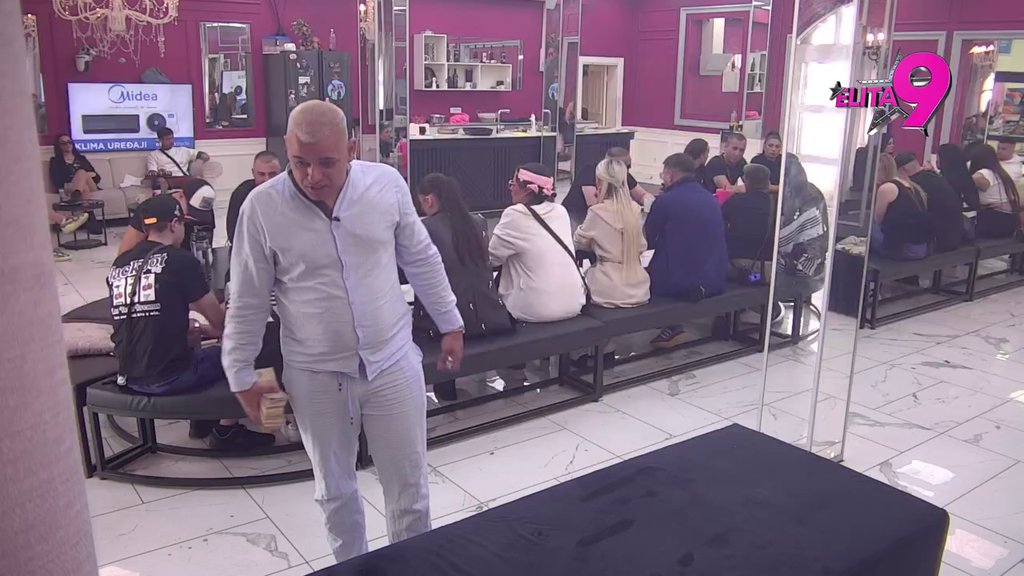 Provociraš, pa ispadaš žrtva! Asmin i Boginja se časte ŽESTOKIM UVREDAMA: Kerino jedna! (VIDEO)