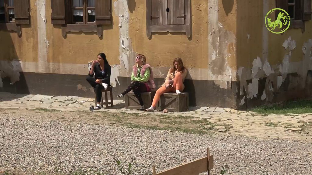UŠLI SMO NA KRSTOVDAN, EVO IDE SPASOVDAN... Sneža Kušadasi osmislila novu HIMNU FARMERA, cimeri joj se smejali u lice (VIDEO)