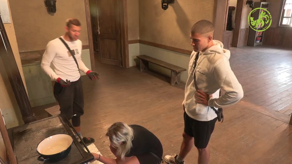 PO STOTI PUT MU POTONULE LAĐE: Ena odbila Božu nikad brutalnije (VIDEO)