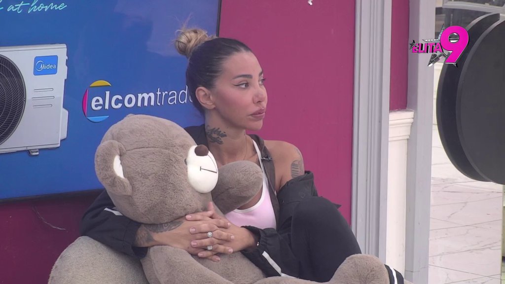 TAKIJEVA SUTLIJAŠICA IZ BELOG POTOKA: Brutalna rasprava Stanije i Maje zatresla zidove Bele kuće! Marinkovićeva žestoko potkačila rivalku:    RASPALA BABETINO, RADIŠ ZA LOVU!  (VIDEO)