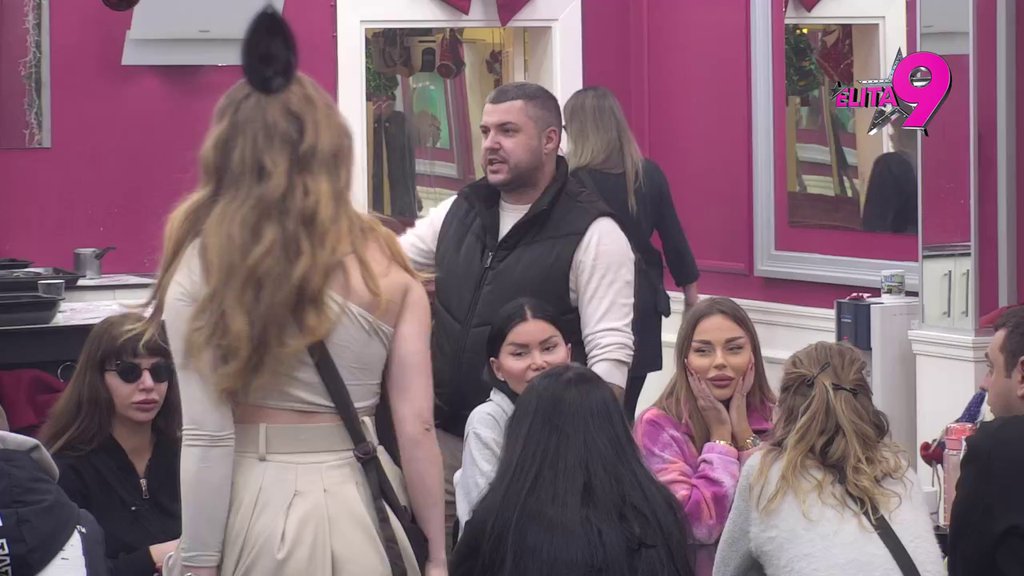 Nemoj da mi praviš priču, ako si ti nastran... Ivan otkrio da se Rada obradovala kad je čula da je Hana bila sa devojkom! (VIDEO)