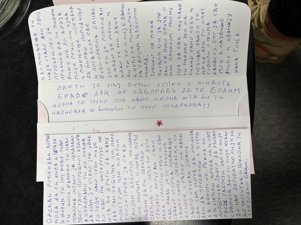 ZAŠTO DA GLEDAM TVOJE GADOSTI, ZAR TE NIJE SRAMOTA?! Reči koje kidaju dušu u komade: Dragani roditelji poslali čestitke za rođendan, nakon ovoga ništa neće biti isto! (FOTO)