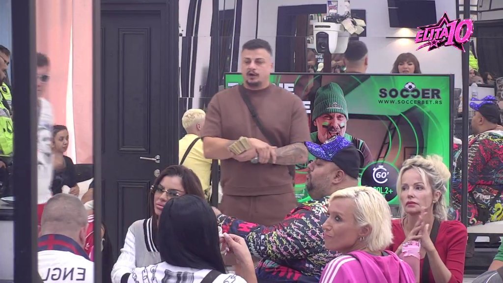 Karić pozvao Tinu da Miljani Kulić ugasi Jutjub kanal: Pukao mu film i rešio da joj ukine zaradu, ona završila u suzama! (VIDEO)
