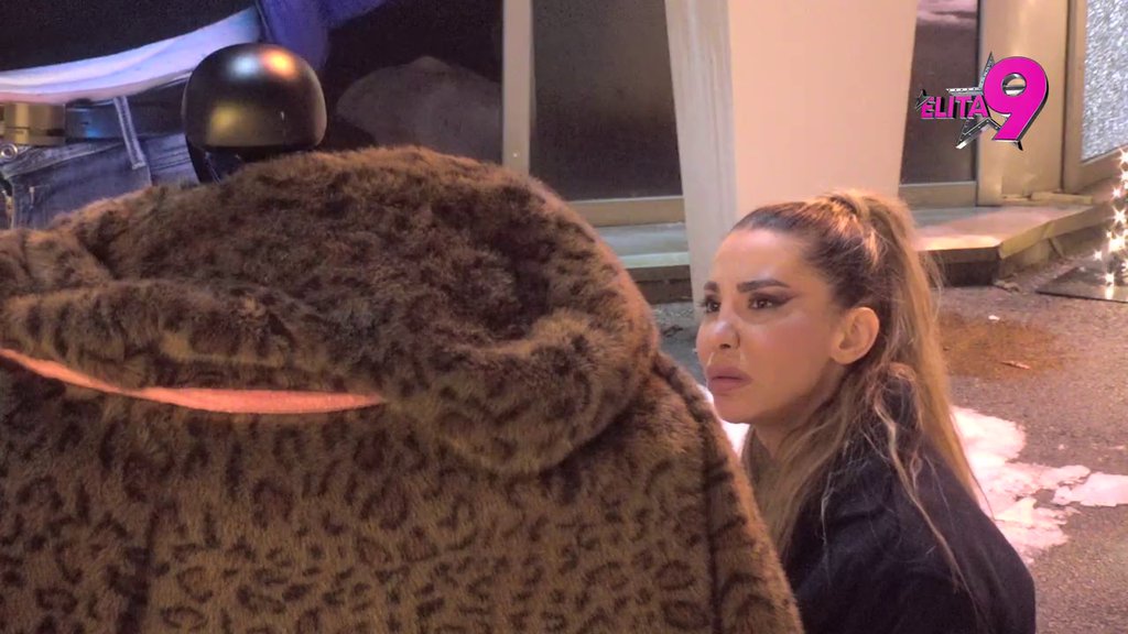 Kako te volim mamu ti je*em ćelavu: Janjuš uspeo da obrlati Tošu za novac, Aneli zbog ove situacije počela da kuka na sav glas (VIDEO)