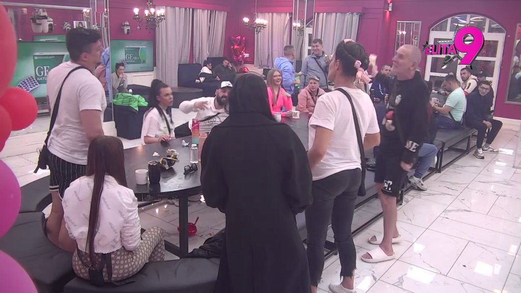 Imaš komplekse: Mića udario Boru tamo gde najviše boli, on se upalio kao hepo kockica! (VIDEO)