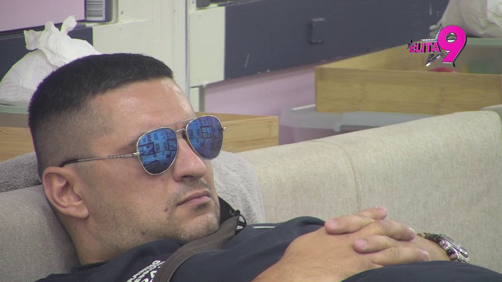 Želeo sam da se zagrlimo, nije mi ista kao sve: Đukić ponovo vinuo Teodoru u nebesa i izdvojio je od svih, ona ogolila dušu i priznala simpatije! (VIDEO)