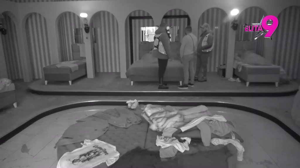 TI MENE MUČIŠ, A JA TE VOLIM: Asmin stavio Maji do znanja koliko mu znači, nakon što je Aneli tražio da prave Armanda (VIDEO)