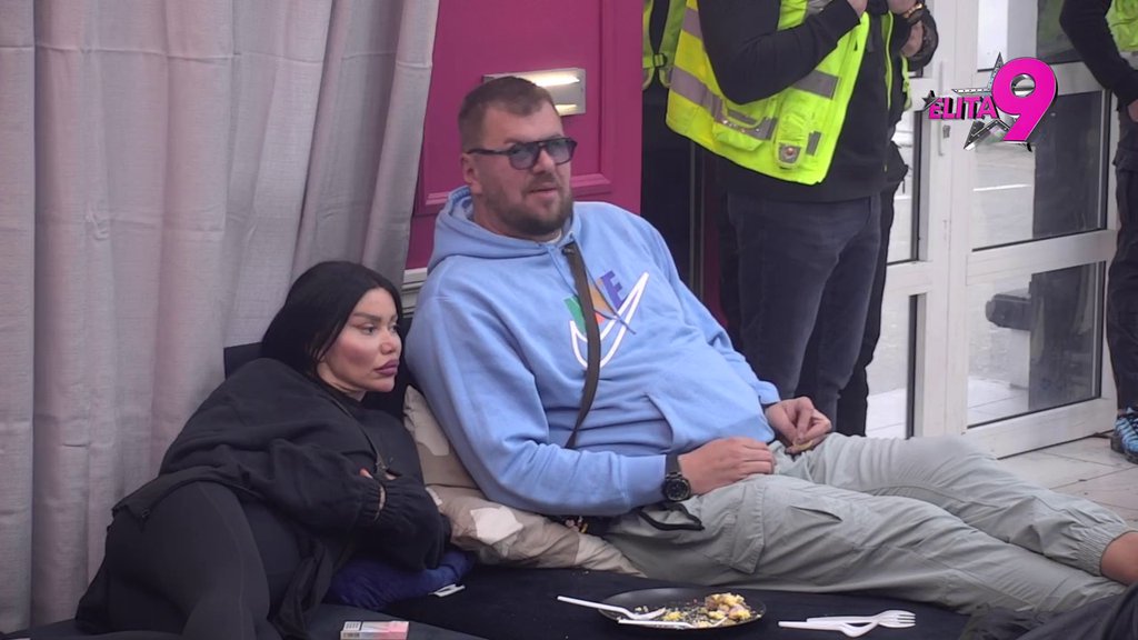 Kruna je DOŽIVELA NERVNI SLOM zbog Aneli, svaku k*rvu si upoznavao sa detetom! Pevačica otkrila najjezivije Janjuševe tajne, on bled kao krpa! (VIDEO)