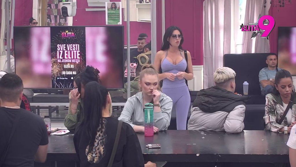 Noću potpaljuju vatru, danju spuštaju loptu! Aneli i Stanija ponovo pronašle zajednički jezik, do kada će ovo zatišje trajati? (VIDEO)