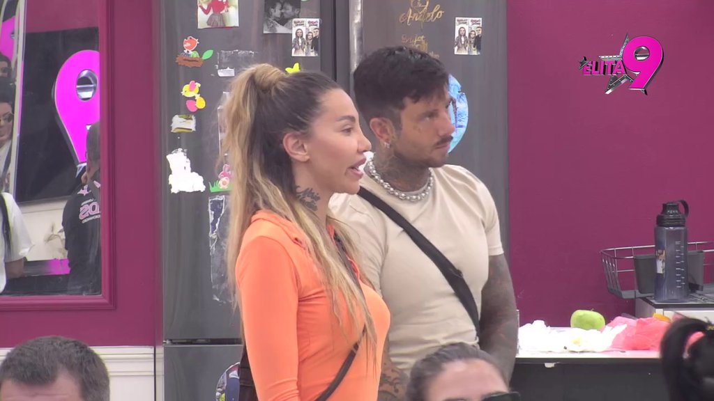 Ne zna gde će od svog blama: Aneli pokušava da se opere zbog vaćarenja sa Filipom, on je ponovo odjavio pred svima (VIDEO)