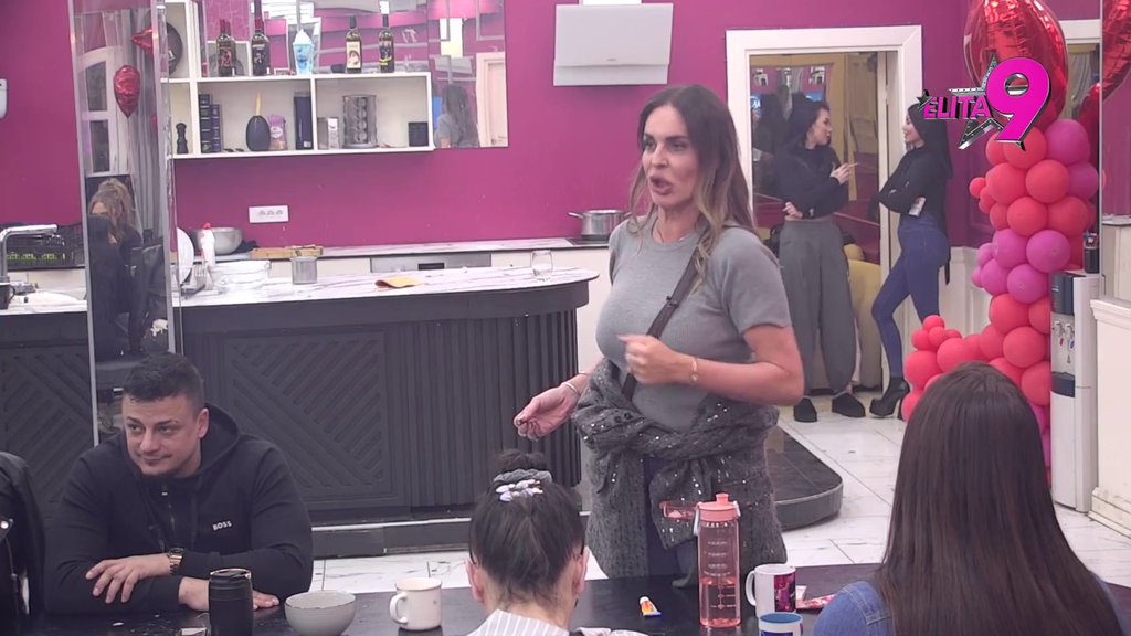 Ori se Bela kuća! Anđelo i Kačavenda ne prestaju da ratuju, pljušte prozivke na sve strane: Ti si spolja bata, iznutra vata (VIDEO)