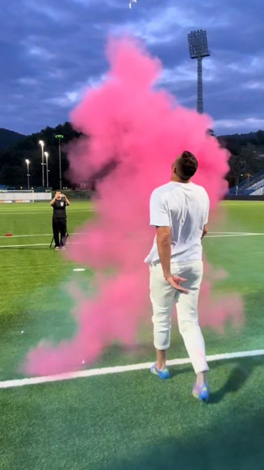 Kroz sve sam morala sama da prođem! Naša pevačica nakon 17 godina borbe za potomstvo čeka blizance, a ovako je govorila nekad: Teško je kad ideš na vatelesnu i IZGUBIŠ BEBU!
