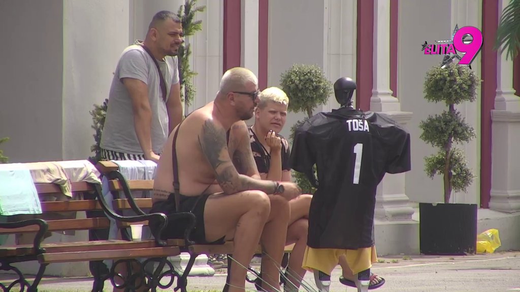 SMEHOTRES! Janjuš i Toša rešili da Uroša nauče da vozi, on im držao časove iz PRIMENJENE MEDICINE! (VIDEO)