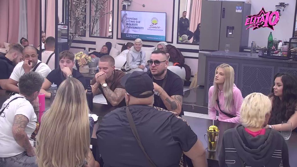 Sve se ori za crnim stolom: Slađa i Car ne pronalaze zajednički jezik, zarežali jedni na drugo zbog nepodudaranja stavova! (VIDEO)
