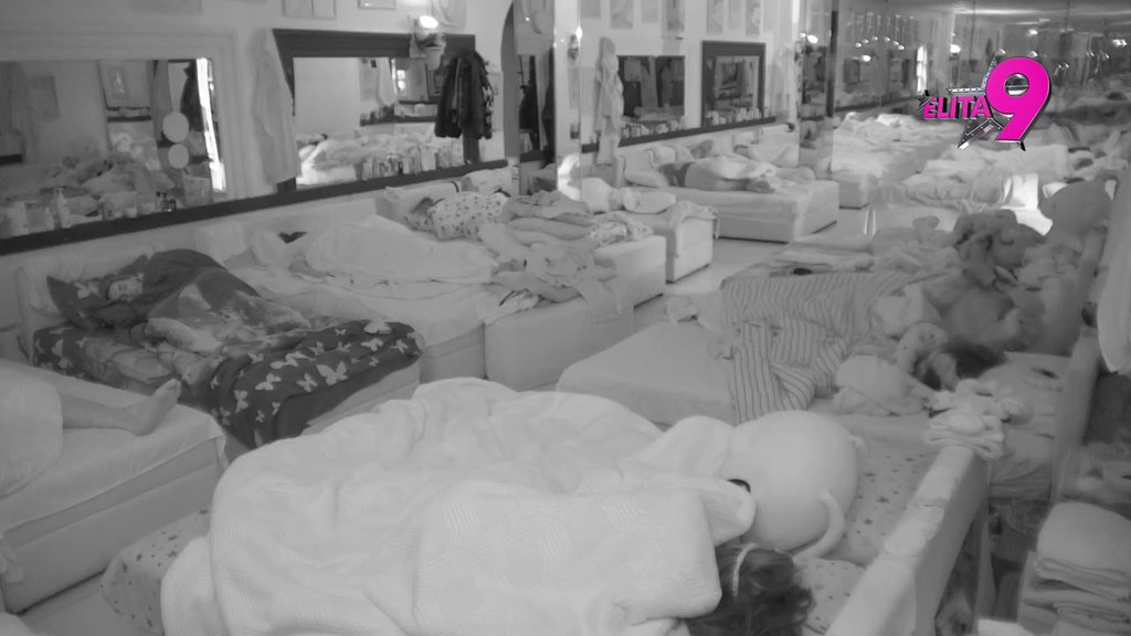 DRUGA RUNDA! Luka overio Anitu još jednom za noć, ona uzdiše li uzdiše! (VIDEO)