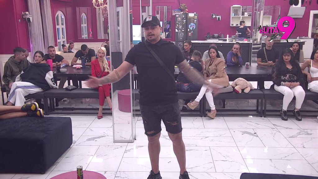 OBUCI TANGE, OBUJ ŠTIKLE, NAŠMINKAJ SE I IDI U CRIKVENICU!  Učenici bez dlake na jeziku, Uroš zakucao Asmina jednim potezom (VIDEO)