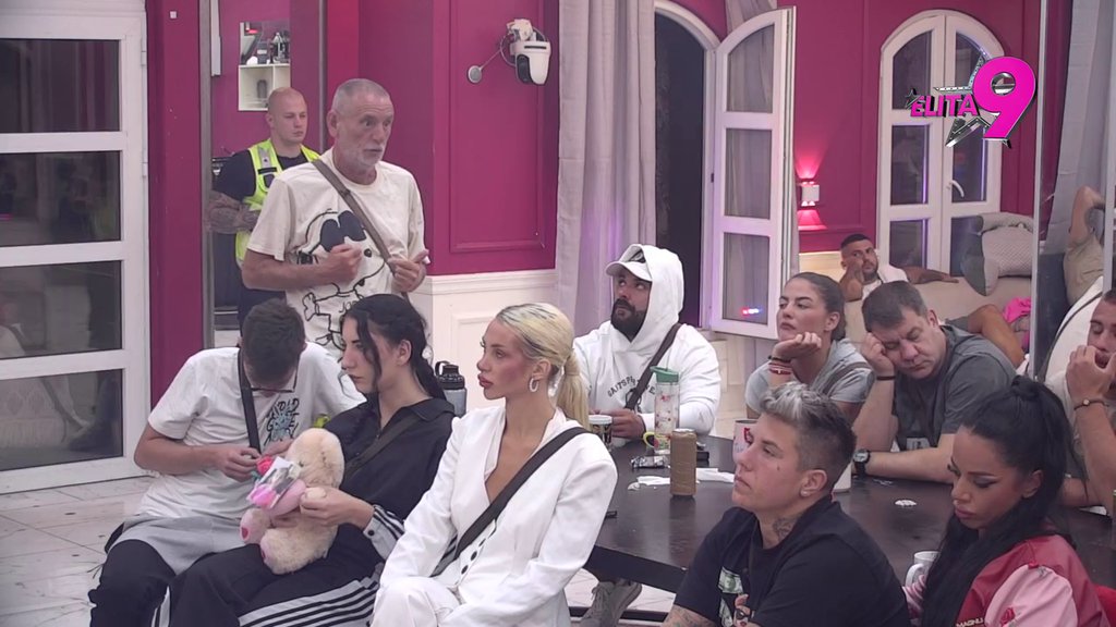 SERVIRAO IM VRELU PLJUVAČINU! Ivan ušao u problematiku sukoba Stanije i Aneli, pa ih kao nikada do sad ISPONIŽAVAO! (VIDEO)