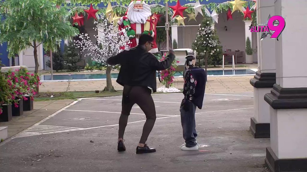 Hit razgovor Đukića i Toše: Jedan drugog počastili duhovitim forama, smeh odzvanja Elitom! (VIDEO)