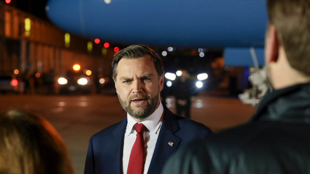 OGLASIO SE DŽEJ DI VENS POVODOM ODLUKE IRANA DA ZATVORI ORMUZ! Evo šta je rekao američki potpredsednik otprilike u vreme kada Teheran najavljuje zatvaranje