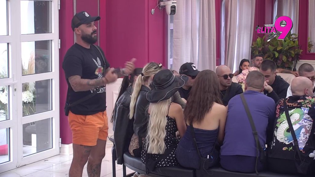 Takmičari umiru od smeha: Asmin ponovo prepričao dogodovštine iz Grofičine kuće! (VIDEO)