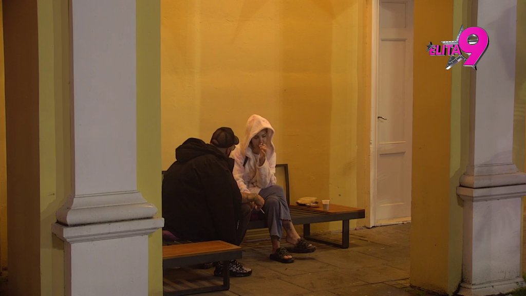 Definitivno prešli igricu: Luka i Aneli se ponovo pomirili, pljušte poljupci ispred izolacije! (VIDEO)