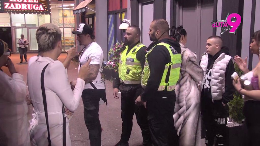 Znala si za veridbu, obmanuli ste naciju: Dača i Bebica nikad žešće zaratili zbog Teodore, obezbeđenje hitno reagovalo! (VIDEO)